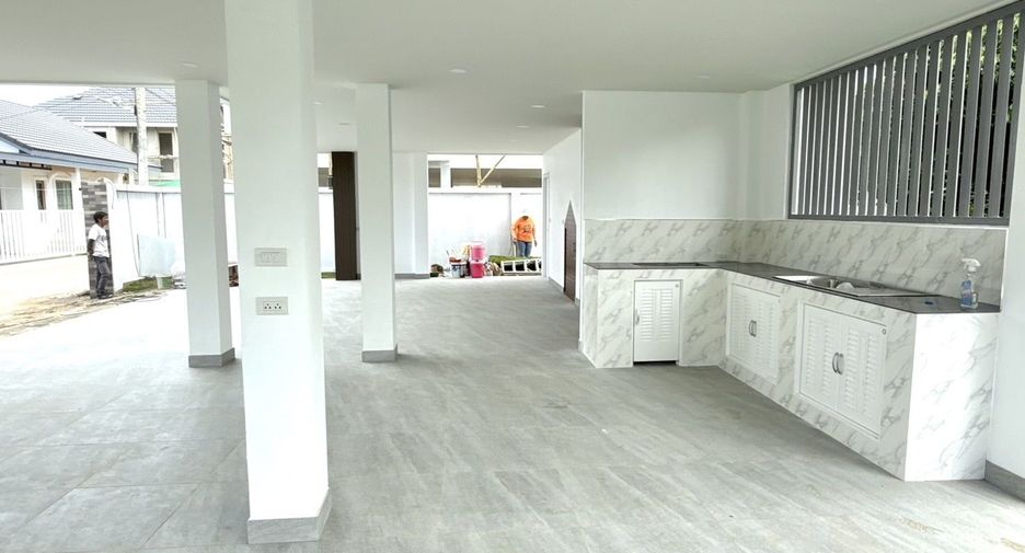 For sale 3 bedrooms house in Saraphi, Chiang Mai