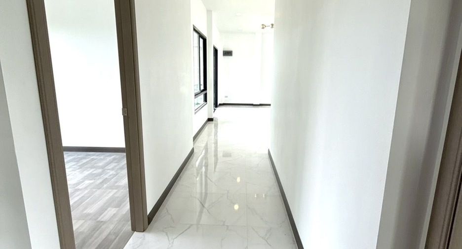 For sale 3 bedrooms house in Saraphi, Chiang Mai