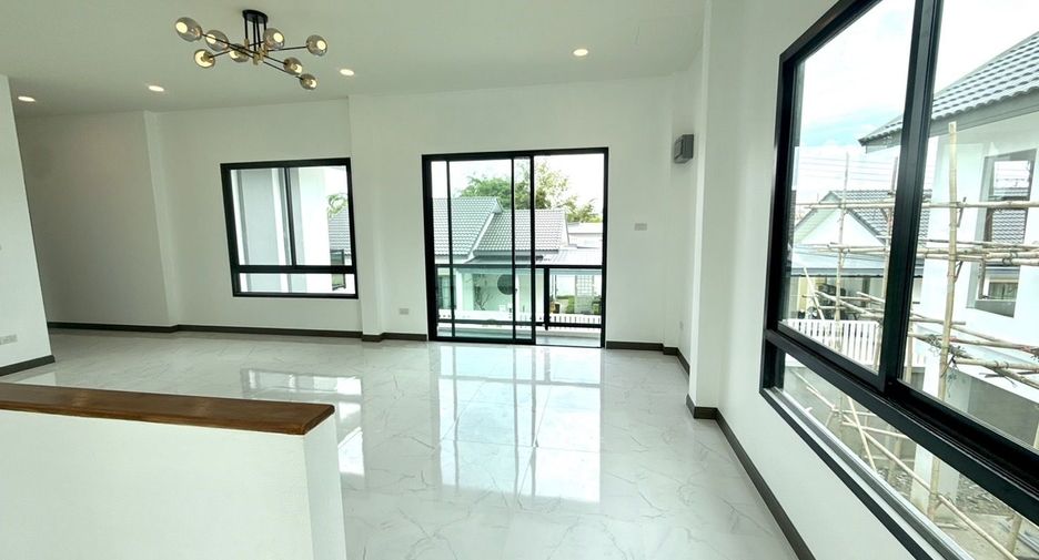 For sale 3 bedrooms house in Saraphi, Chiang Mai