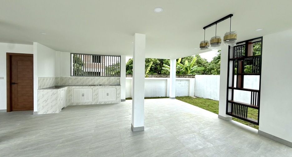For sale 3 bedrooms house in Saraphi, Chiang Mai