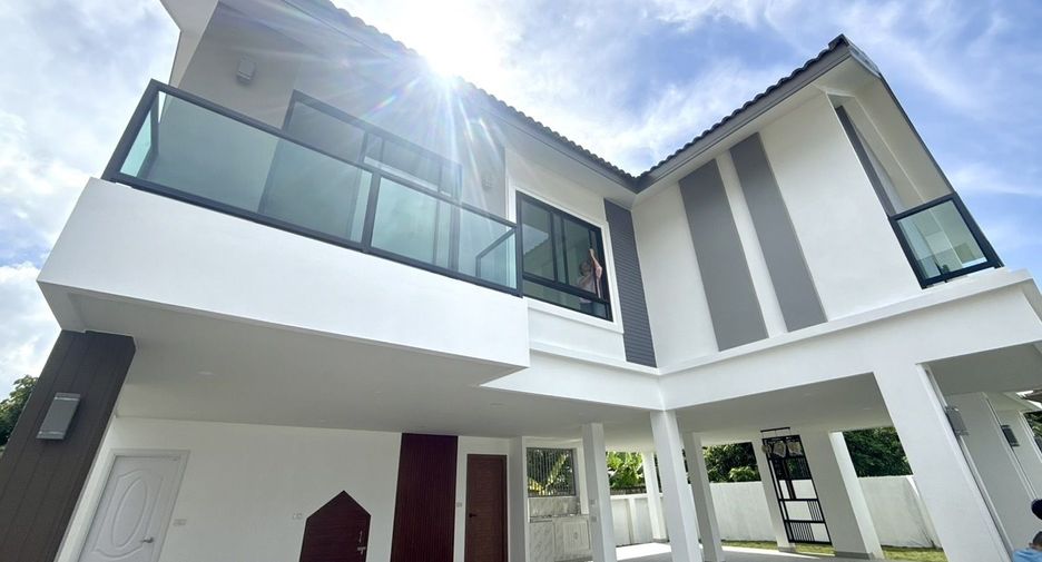 For sale 3 bedrooms house in Saraphi, Chiang Mai