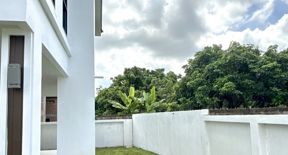 For sale 3 bedrooms house in Saraphi, Chiang Mai