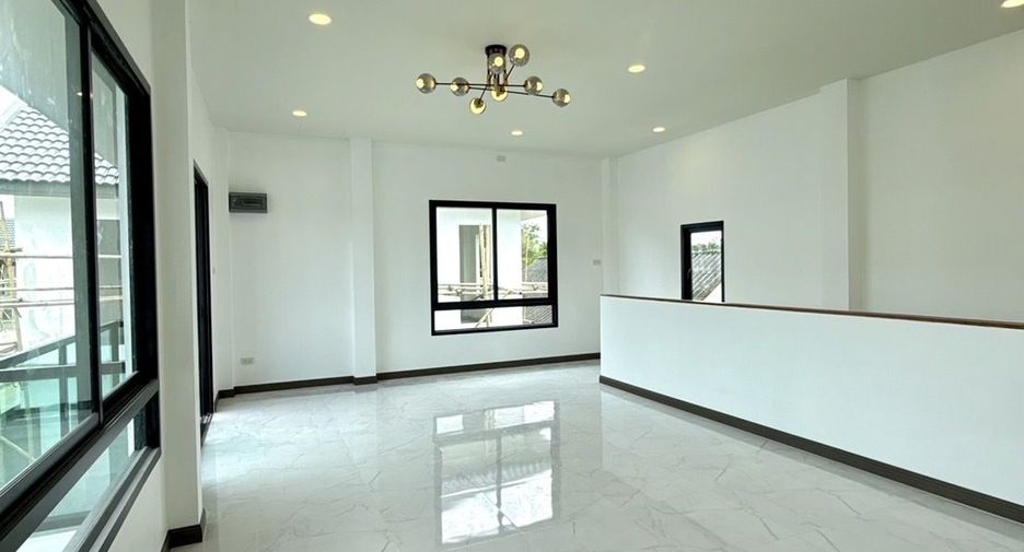 For sale 3 bedrooms house in Saraphi, Chiang Mai