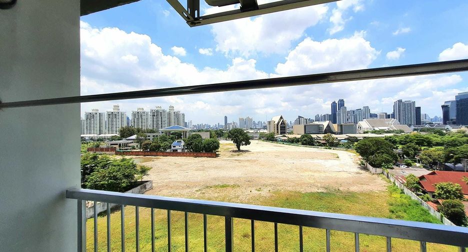 For rent studio condo in Huai Khwang, Bangkok