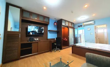 Wohnung zur Miete mit Studio in Huai Khwang, Bangkok