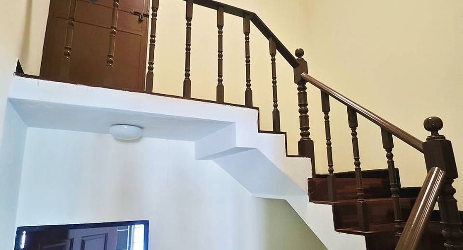 For sale 4 bedrooms townhouse in Bang Phli, Samut Prakan