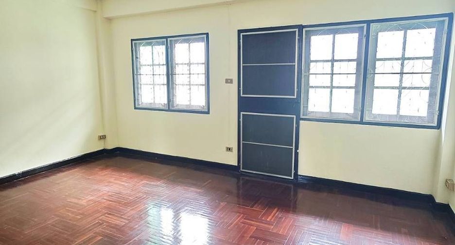 For sale 4 bedrooms townhouse in Bang Phli, Samut Prakan