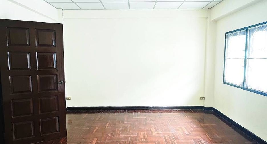 For sale 4 bedrooms townhouse in Bang Phli, Samut Prakan