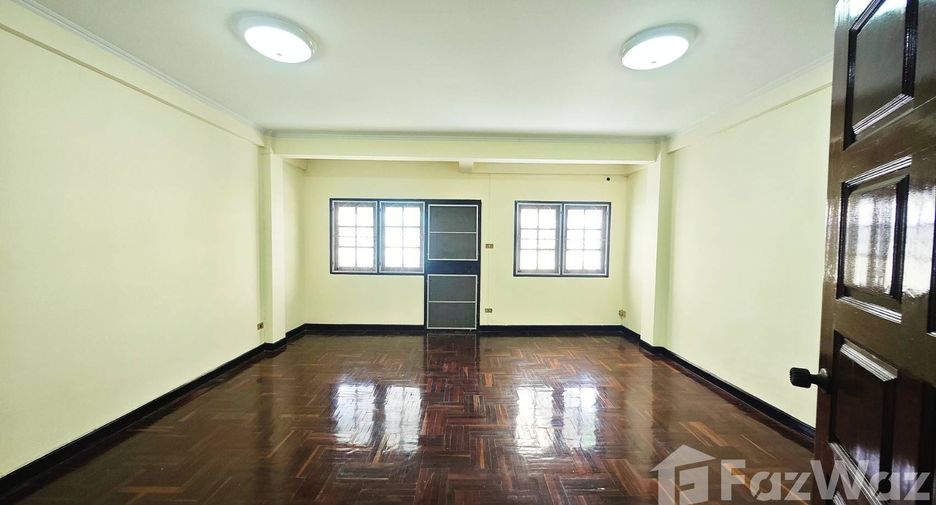 For sale 4 bedrooms townhouse in Bang Phli, Samut Prakan