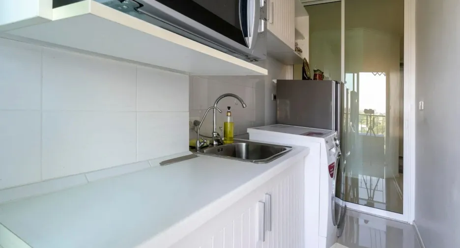 For rent 1 bed condo in Mueang Samut Prakan, Samut Prakan