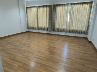 Reihenhaus zum Kauf und zur Miete mit 3 Zimmer in Thung Khru, Bangkok