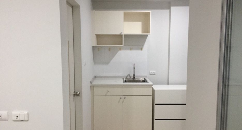 For sale 1 bed condo in Mueang Samut Prakan, Samut Prakan