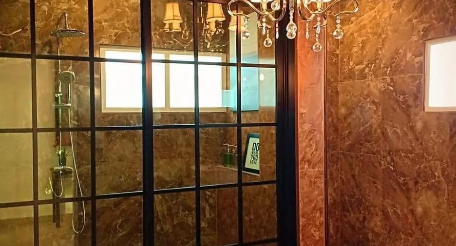 For sale 5 bedrooms house in San Pa Tong, Chiang Mai