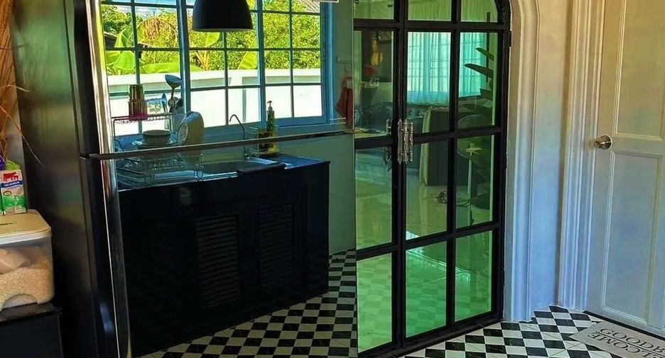 For sale 5 bedrooms house in San Pa Tong, Chiang Mai
