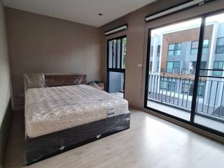 For sale and for rent 3 bedrooms house in Yan Nawa, Bangkok