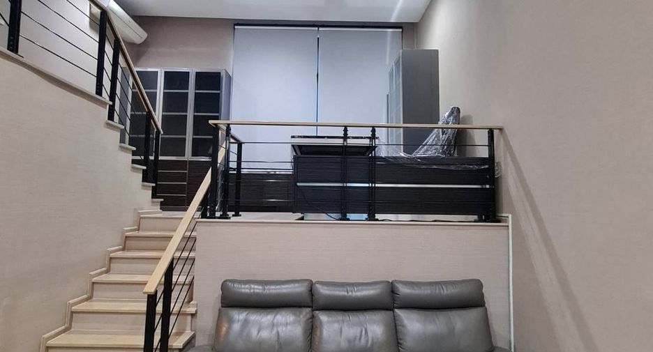 For sale and for rent 3 bedrooms house in Yan Nawa, Bangkok