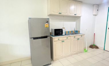 For rent studio condo in Yan Nawa, Bangkok