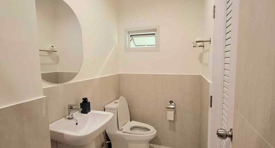 For rent 3 bedrooms villa in Mueang Chiang Mai, Chiang Mai