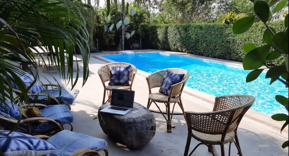 For sale and for rent 5 bedrooms villa in Saraphi, Chiang Mai