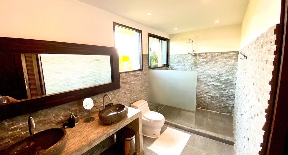 For sale and for rent 5 bedrooms villa in Saraphi, Chiang Mai
