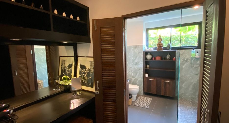 For sale and for rent 5 bedrooms villa in Saraphi, Chiang Mai