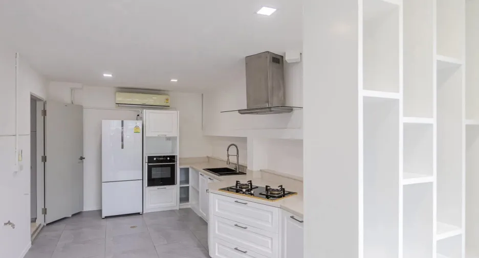 Casa adosada en venta y en alquiler de 3 habitaciones en Hang Dong, Chiang Mai