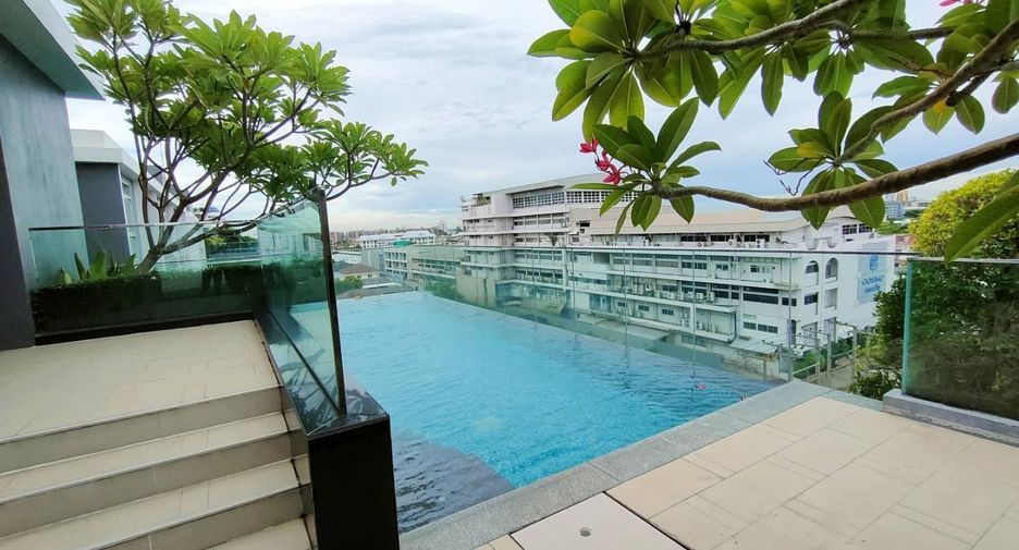 For rent 1 bed condo in Phra Khanong, Bangkok