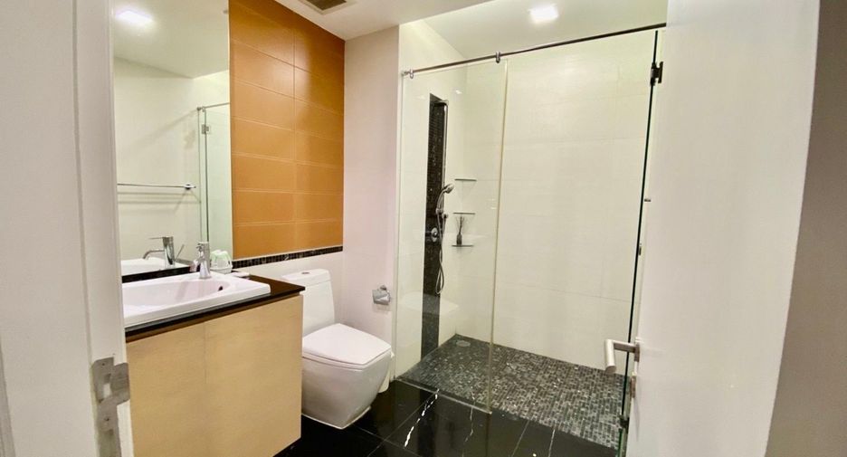 À vendre et à louer 2 chambres condo à Sathon, Bangkok