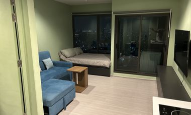 Condo en venta y en alquiler de estudio en Huai Khwang, Bangkok