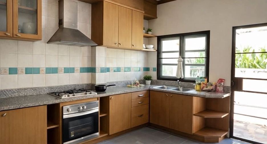 For rent 3 bedrooms house in San Kamphaeng, Chiang Mai