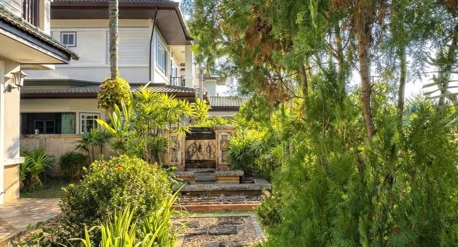 For rent 3 bedrooms house in San Kamphaeng, Chiang Mai