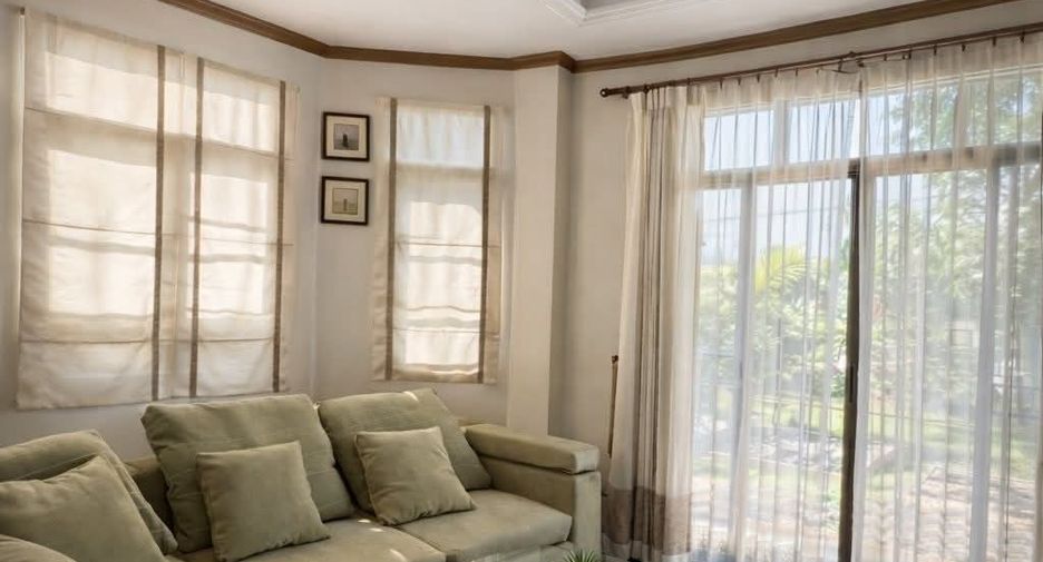For rent 3 bedrooms house in San Kamphaeng, Chiang Mai