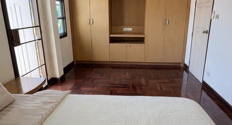 For rent 3 bedrooms house in San Kamphaeng, Chiang Mai