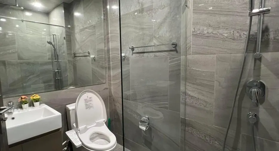 For sale and for rent 2 bedrooms condo in Ratchathewi, Bangkok