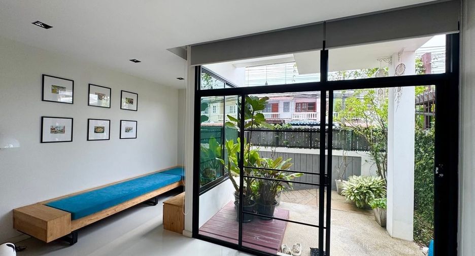 For rent 2 bedrooms condo in Mueang Chiang Mai, Chiang Mai