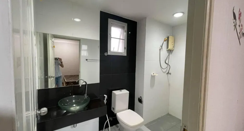 Condo en alquiler de 2 habitaciones en Bang Sao Thong, Samut Prakan