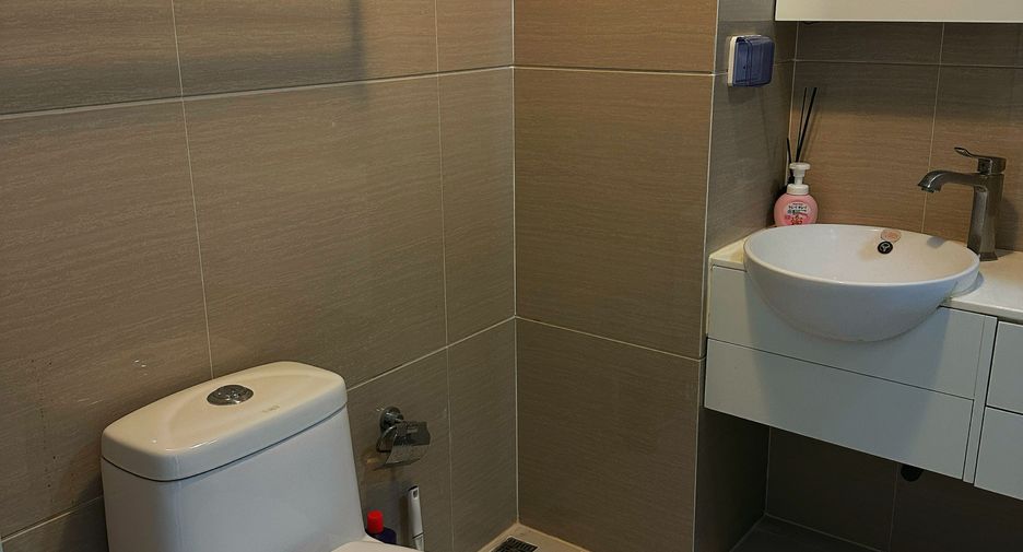 For sale studio condo in Huai Khwang, Bangkok