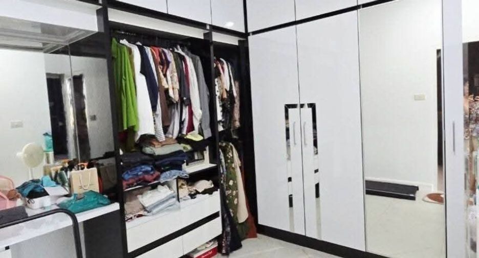 For rent 5 bedrooms house in San Sai, Chiang Mai