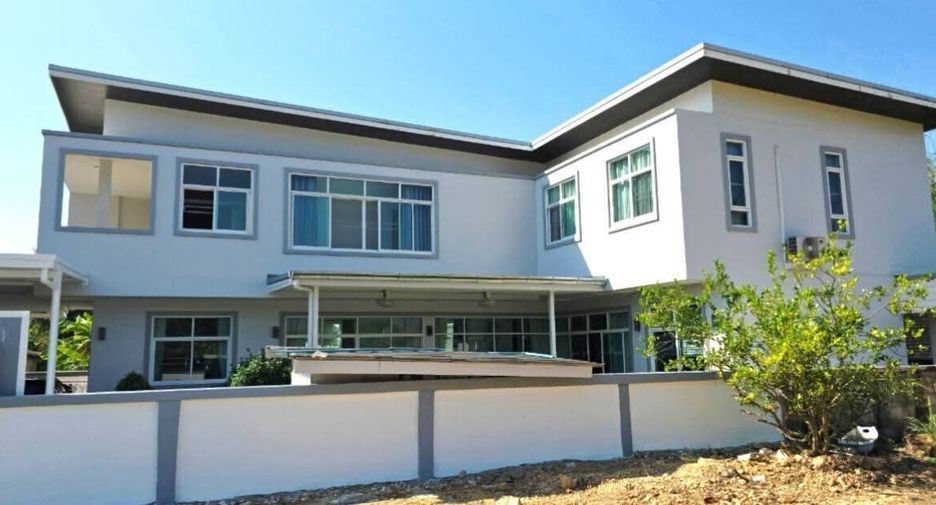For rent 5 bedrooms house in San Sai, Chiang Mai