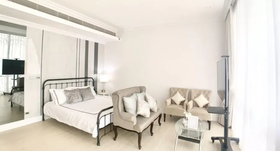 For sale and for rent 3 bedrooms house in Watthana, Bangkok