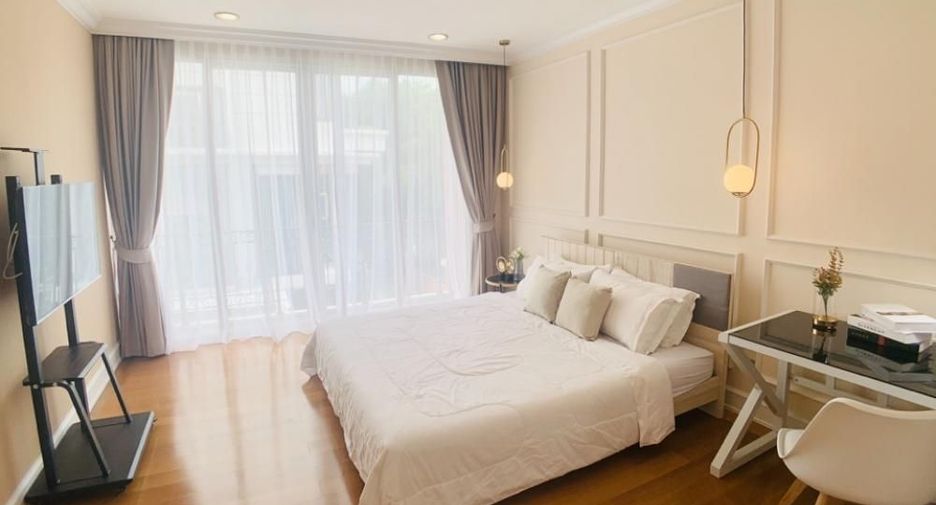 For sale and for rent 3 bedrooms house in Watthana, Bangkok