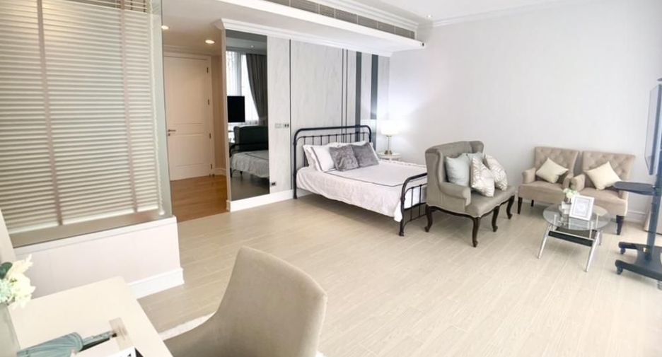 For sale and for rent 3 bedrooms house in Watthana, Bangkok