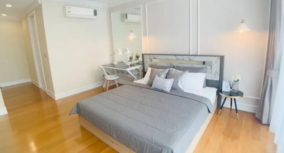 For sale and for rent 3 bedrooms house in Watthana, Bangkok