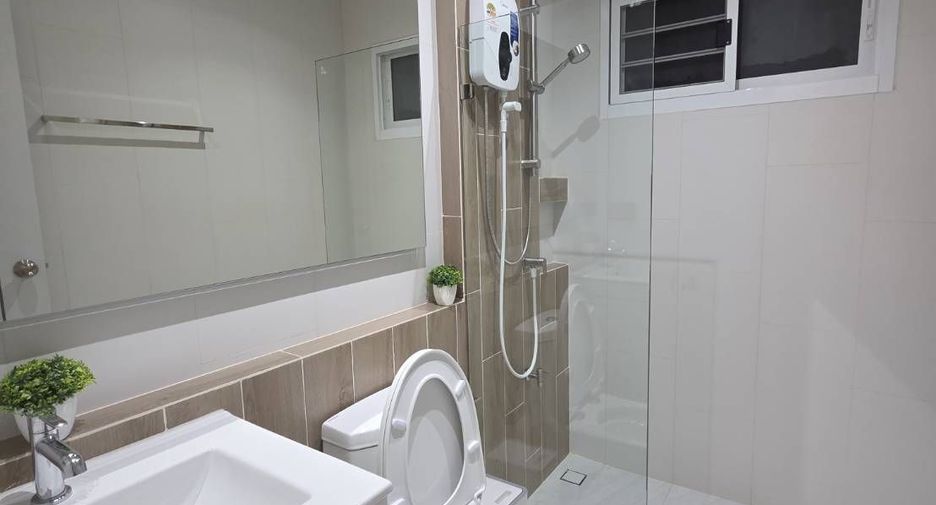 Casa en alquiler de 4 habitaciones en San Sai, Chiang Mai