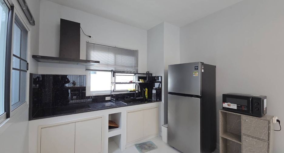 Casa en alquiler de 4 habitaciones en San Sai, Chiang Mai