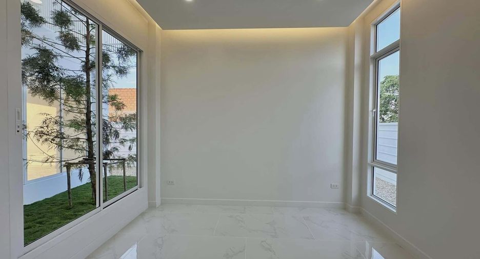 Villa en venta de 3 habitaciones en Saraphi, Chiang Mai