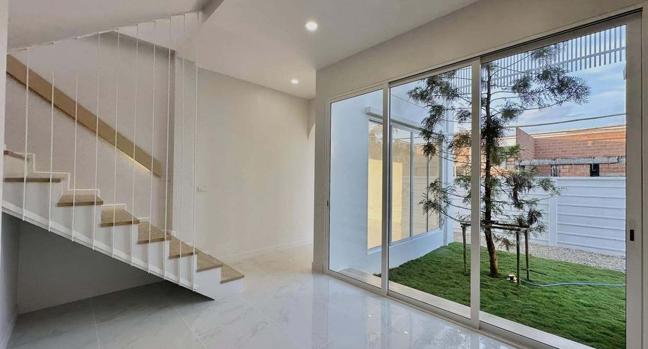 For sale 3 bedrooms villa in Saraphi, Chiang Mai