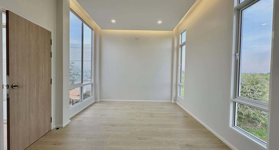 Villa en venta de 3 habitaciones en Saraphi, Chiang Mai