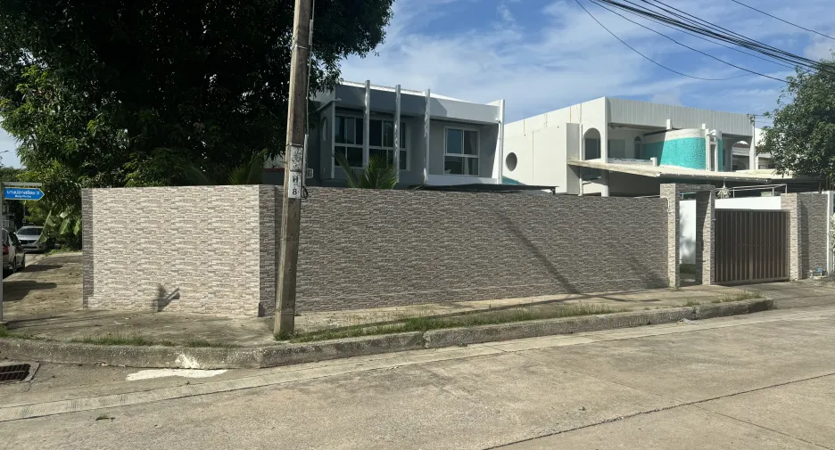 For sale 4 bedrooms house in Prawet, Bangkok
