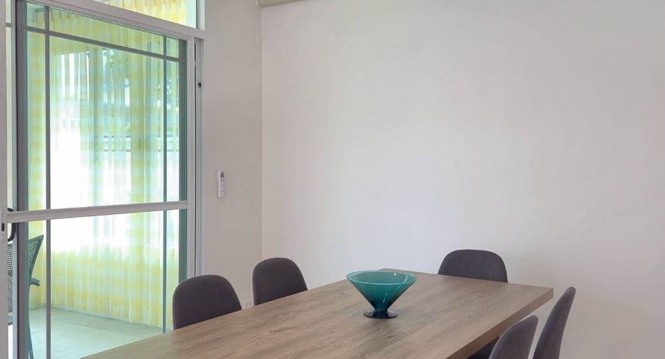 For rent 4 bedrooms house in Mueang Chiang Mai, Chiang Mai